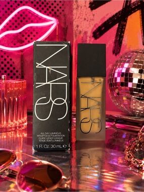 NARS Foundation Warm Beige Bottle with Black Cap